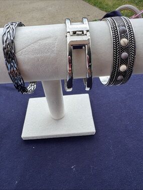 Silver-Tone Women's Hinged Bangle Bracelet - Silver